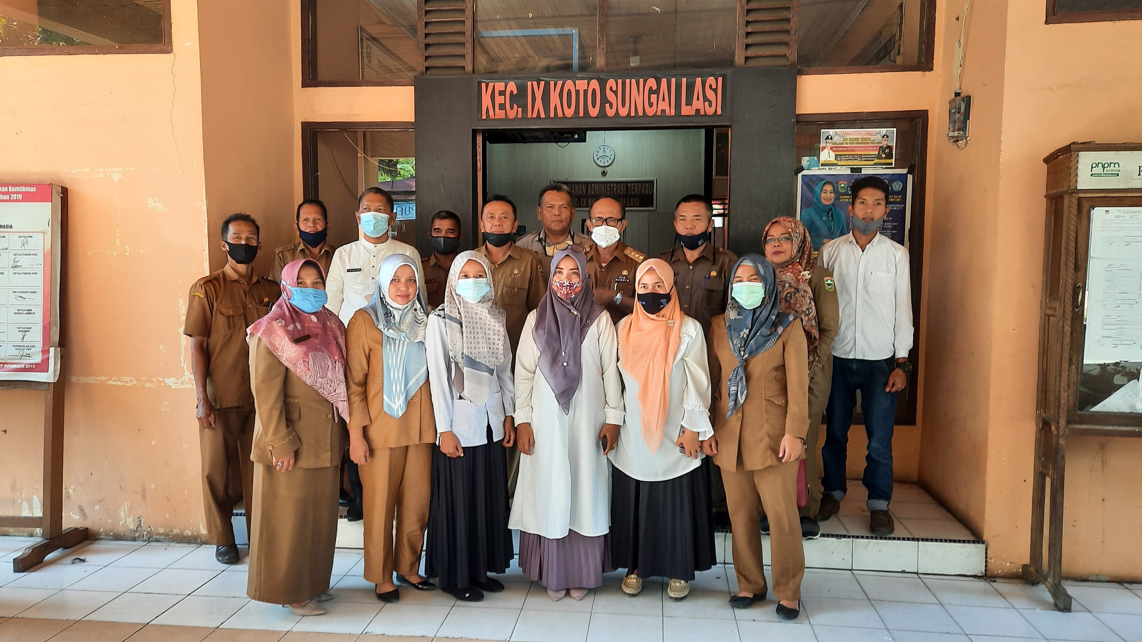 Pj. Bupati Solok Lakukan Monitoring Covid-19 ke Kantor Camat IX Koto Sei Lasi