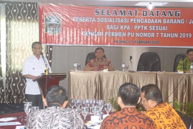 Bupati Buka Sosialisasi Pengadaan Barang dan Jasa di Rocky Hotel Padang