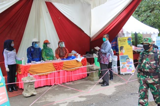 Bupati Tinjau Posku Gugus Tugas Covid-19 di Perbatasan Daerah Kabupaten Solok