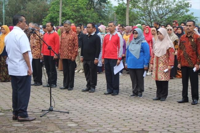 Apel Gabungan Sekaligus Pemasangan Stiker Tour De Singkarak oleh Bupati Solok