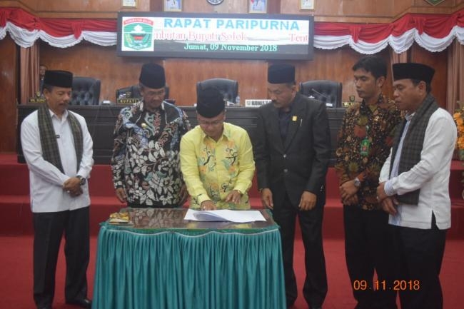 Pemerintah Daerah Bersama DPRD Kabupaten Solok Setujui RAPBD menjadi APBD 2019