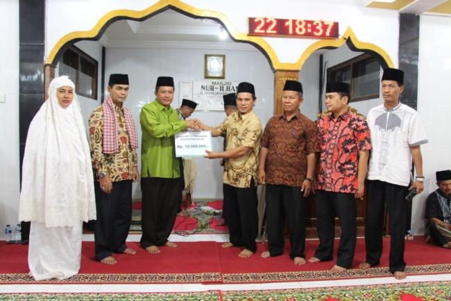 Kunjungan Wakil Bupati dan Tim Safari Ramadhan ke Mesjid Nur Ilham Pakan Sinayan