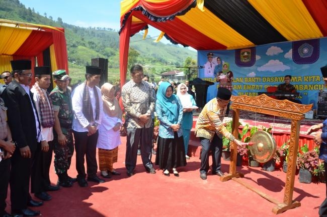 Pencanangan Bulan Bakti Dasawisma di Nagari Salimpek