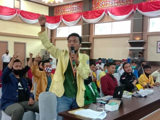 Pemda Kab Solok Bersama DPRD Adakan Audiensi dengan Aliansi Mahasiswa yang Tolak UU Cipta Kerja