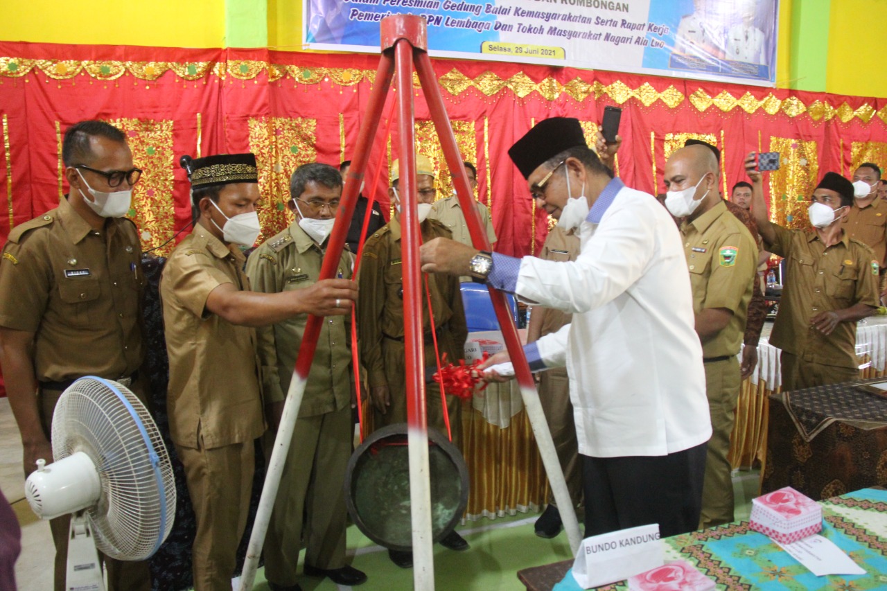 Bupati Solok Resmikan Gedung Balai Kemasyarakatan di Nagari Aia Luo