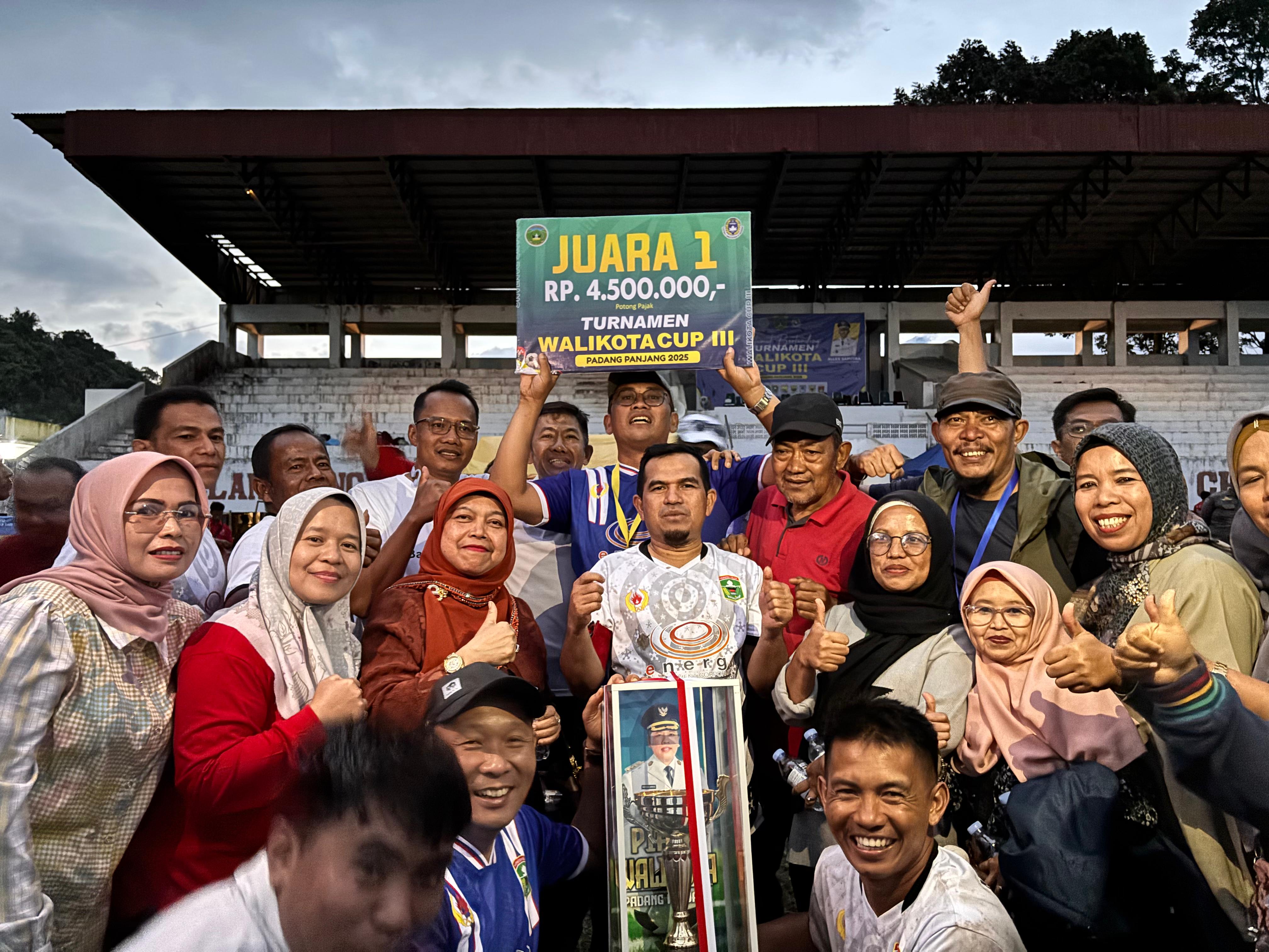 Pemkab Solok Juara. Sejarah Terukir, Piala Bergilir Diboyong ke Bumi Markisah 