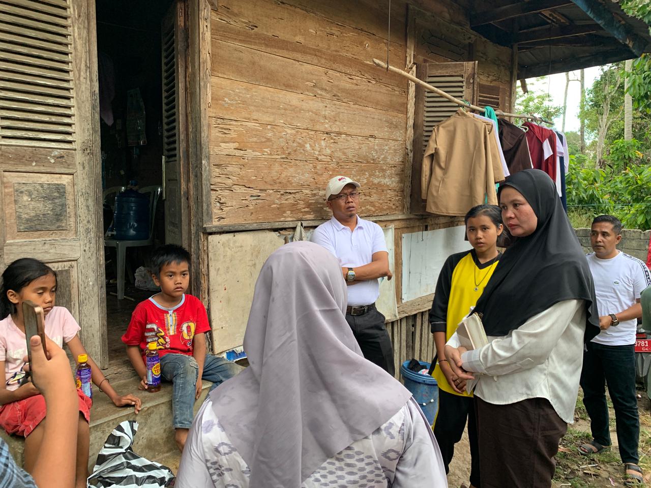 Ketua TP-PKK Kabupaten Solok Kunjungi Lima Bersaudara di Nagari Selayo