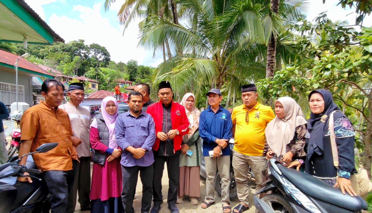 Solidaritas dari Jambi, Anggota DPRD Salurkan Bantuan ke Warga Terdampak Bencana di Solok