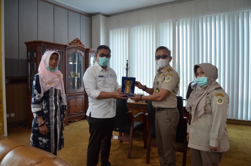 Rombongan Balai Karantina Pertanian Kelas I Padang Audiensi dengan Bupati Solok