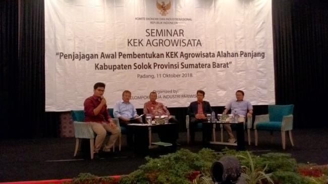 Bupati Solok Menjadi Pembicara pada Seminar  Kawasan Ekonomi Khusus Agrowisata