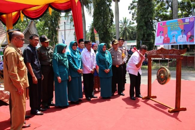 Pencanangan Hari kesatuan Gerak PKK KB-Kes, Harganas Tingkat Kabupaten Solok dan Peresmian Kampung K