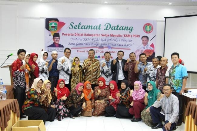 PGRI Kabupaten Solok Selenggarakan Diklat â€œKabupaten Solok Menulisâ€