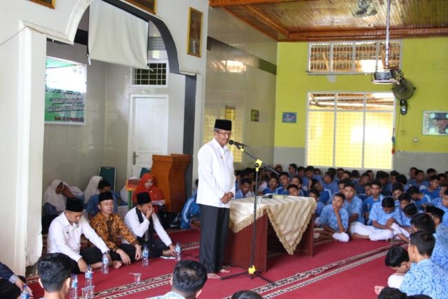 Bupati Solok Hadiri Wirid Remaja di SMAN 1 Gunung Talang