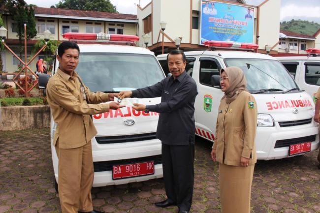 	Penyerahan Bantuan Mobil Ambulans Dari Dinas Kesehatan Kabupaten Solok