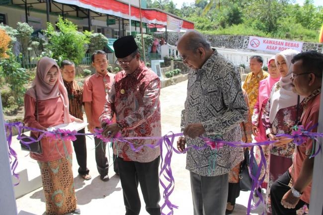 Bupati Solok Resmikan Rumah Dokter, Rumah Para Medis dan Ruang Lansia di Puskemas Sulit Air