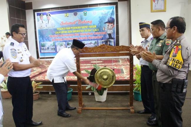 Rapat Forum LLAJ, Launching Penggunaan Bus Sekolah dan Peresmian Aplikasi e-KIR di Kabupaten Solok
