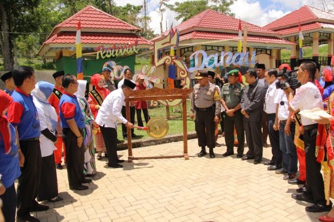 Pembukaan Festival 5 Danau dalam rangka peringatan HUT Kabupaten Solok ke-106