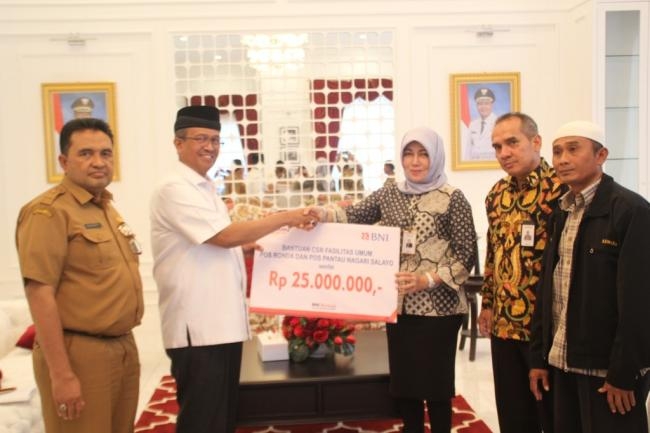  Bupati Serahkan Kartu Pelaku Usaha Perikanan dan Kelautan (Kartu KUSUKA) serta CSR Dari BNI Cabang 