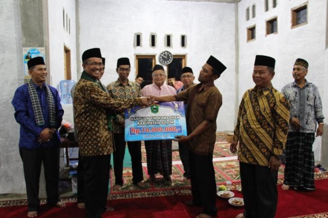 Kunjungan Bupati dan Tim Safari Ramadhan ke Musholla Al-Ikhlas Ujung Gurun