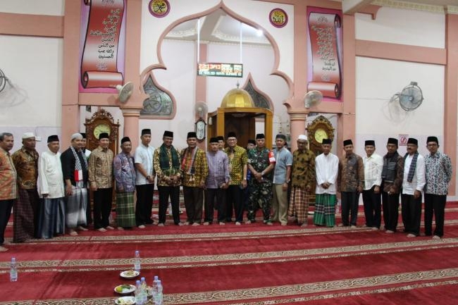 Tim Safari Ramadhan Propinsi Sumatera Barat Kunjungi Mesjid Raya Sumani