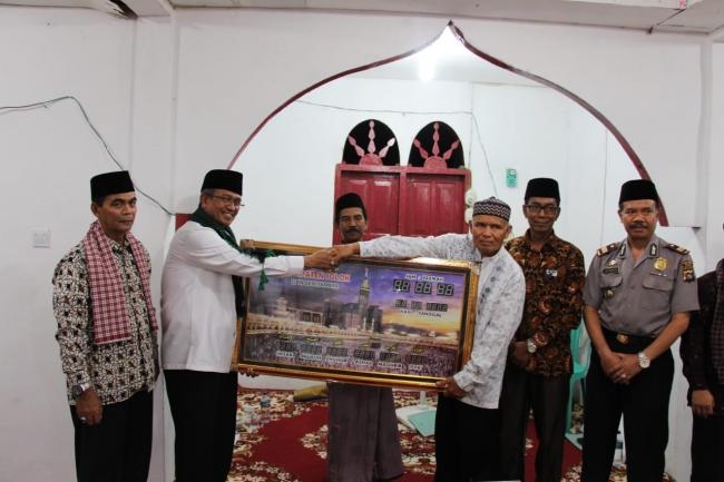 Tim Safari Ramadhan kunjungi Musholla Al- Munawar Lampayo