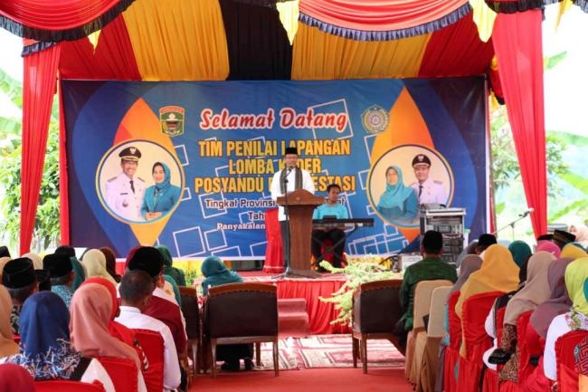 Tim Penilai Lapangan Lomba Kader Posyandu Beprestasi Tingkat Propinsi Sambangi Kecamatan Kubung