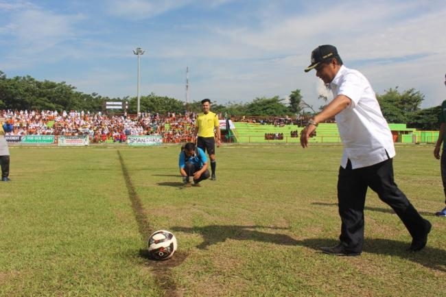 Â Â Â Â Â Â Â Â Â Â Â  Wakil Bupati hadiri Turnamen Sepak Bola Antar SLTA se-Sumbar 
