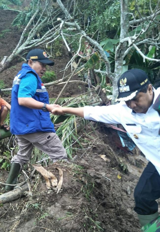 Wakil Bupati Solok Tinjau Longsor Ujung Ladang Nagari Koto Sani