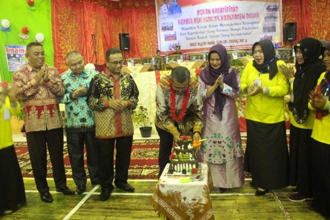 Acara Kreativitas Kepala Sekolah dan Guru TK se-Kabupaten Solok Berlangsung Meriah
