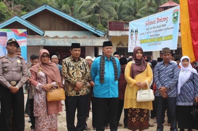 Wakil Bupati Solok Bersama Wakil Gubernur resmikan Masjid Baitul Makmur Nagari Paninjauan