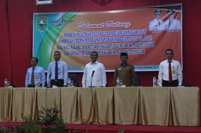 Bupati Buka Bimtek Penerapan Aplikasi SiskeudesÂ  di Rocky Hotel