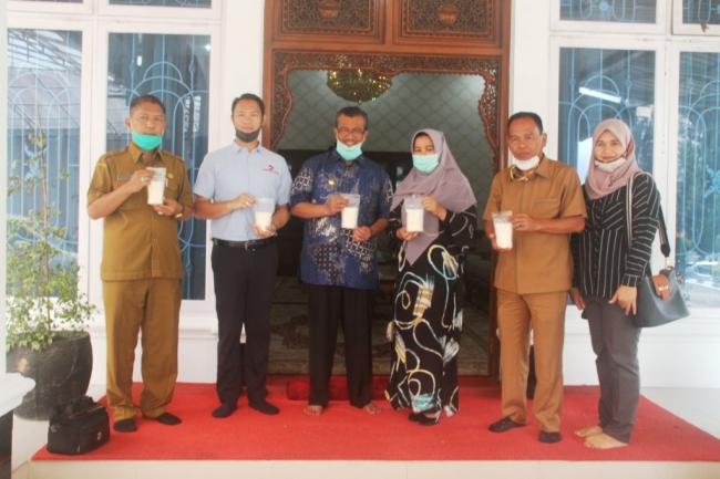 Pemkab Solok Terima Bantuan Susu PasteurisasiÂ  PT. Moosa Genetika Farmindo