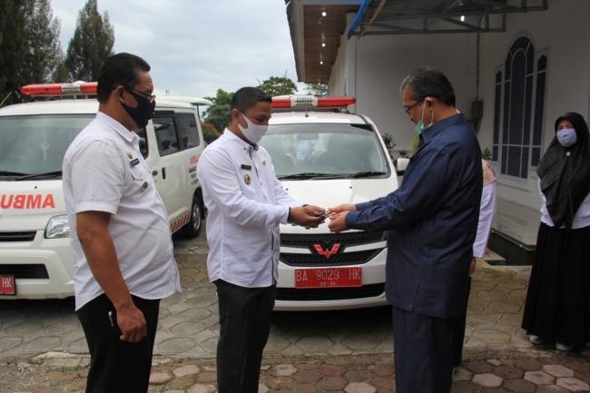 Pinjam Pakai Mobil Ambulans Untuk Nagari Kacang