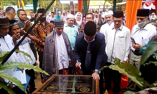 Bupati Resmikan Yayasan Syekh Zaldi At Thahiry  dan Pondok Pesantren Raudhatul Ulun Tabek