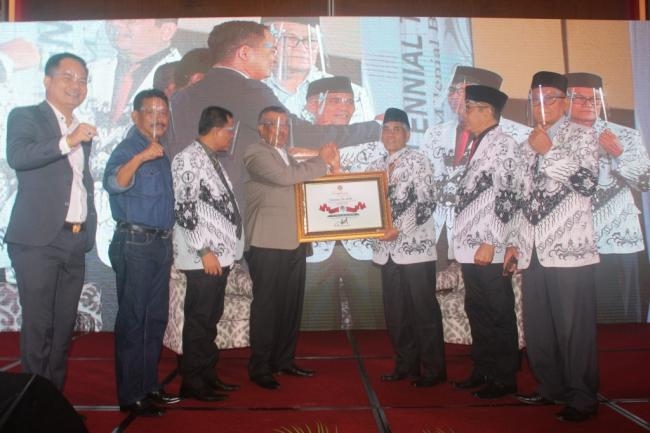 Solok Raya Gelar Seminar Guru Milenial Ditengah Pandemi