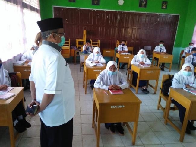 Bupati Pantau Pelaksanaan Sekolah Tatap Muka di Kabupaten Solok