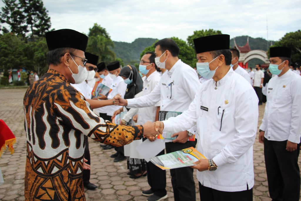 Di Penghujung Tugas, Pj. Bupati Solok Heri Nofiardi Pimpin Apel Gabungan