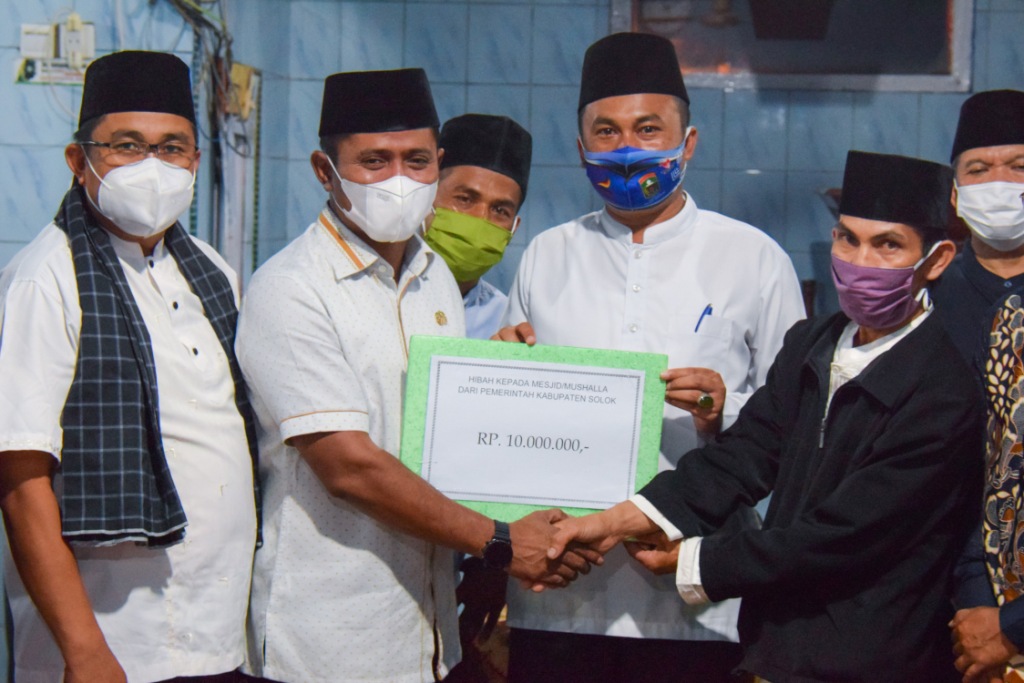 Wakil Bupati Bersama TSR Kunjungi Mesjid Al Ikhlas Jorong Gantiang Nagari Sirukan