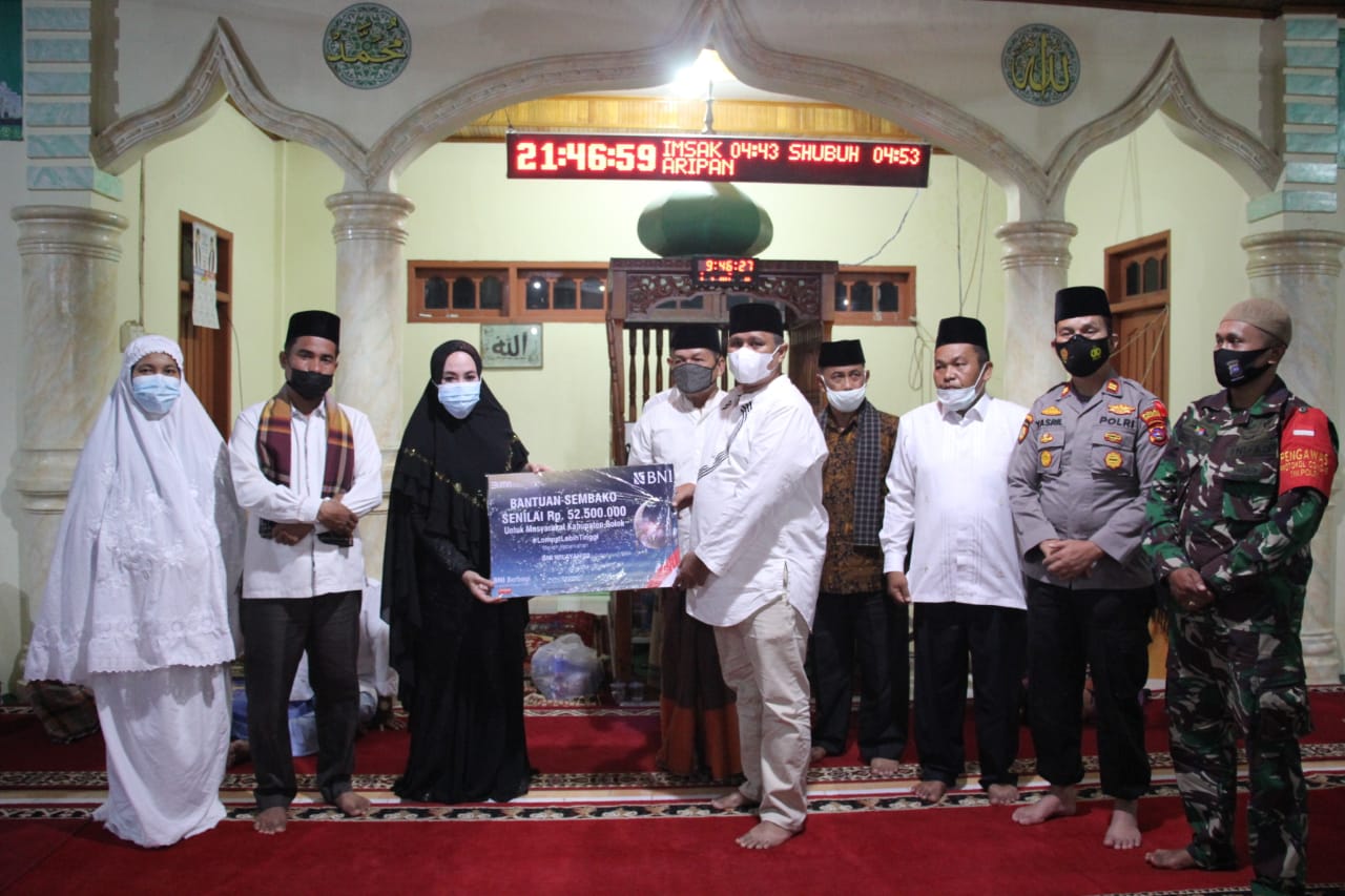 Ketua TP-PKK Kabupaten Solok Beserta TSR Kunjungi Mesjid Raya Aripan