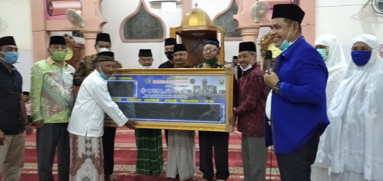 Bupati Solok Bersama TSR Datangi Mesjid Raya Sumani   