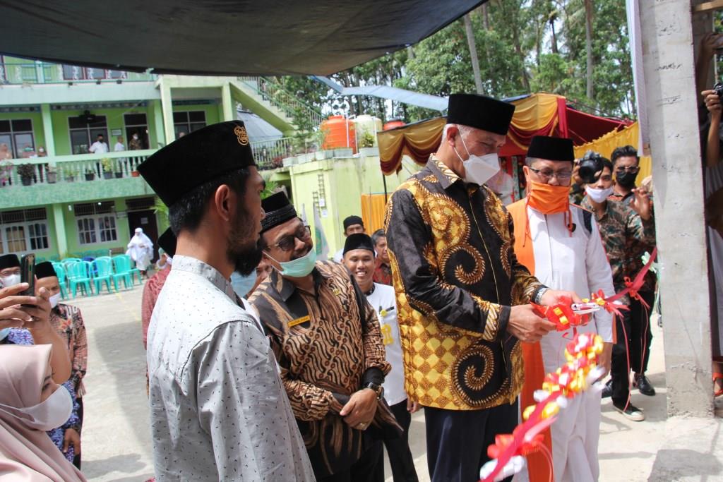 Gubernur Sumbar Resmikan Surau Tinggi Tarbiyah Islamiah dan  Pondok Pesantren MTI Paninggahan