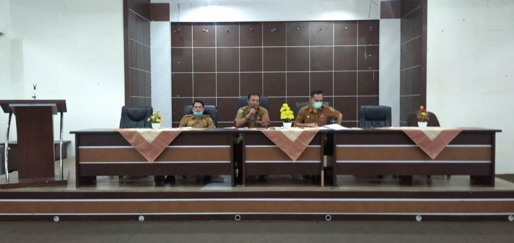 EDISAR PIMPIN RAPAT KOORDINASI TERKAIT COVID 19 DI KABUPATEN SOLOK