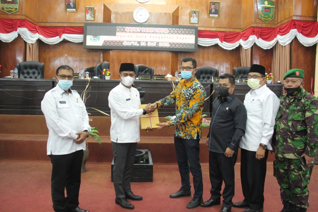 Bupati Solok Sampaikan Nota Pengantar Ranperda Pertanggungjawaban APBD Tahun Anggaran 2020