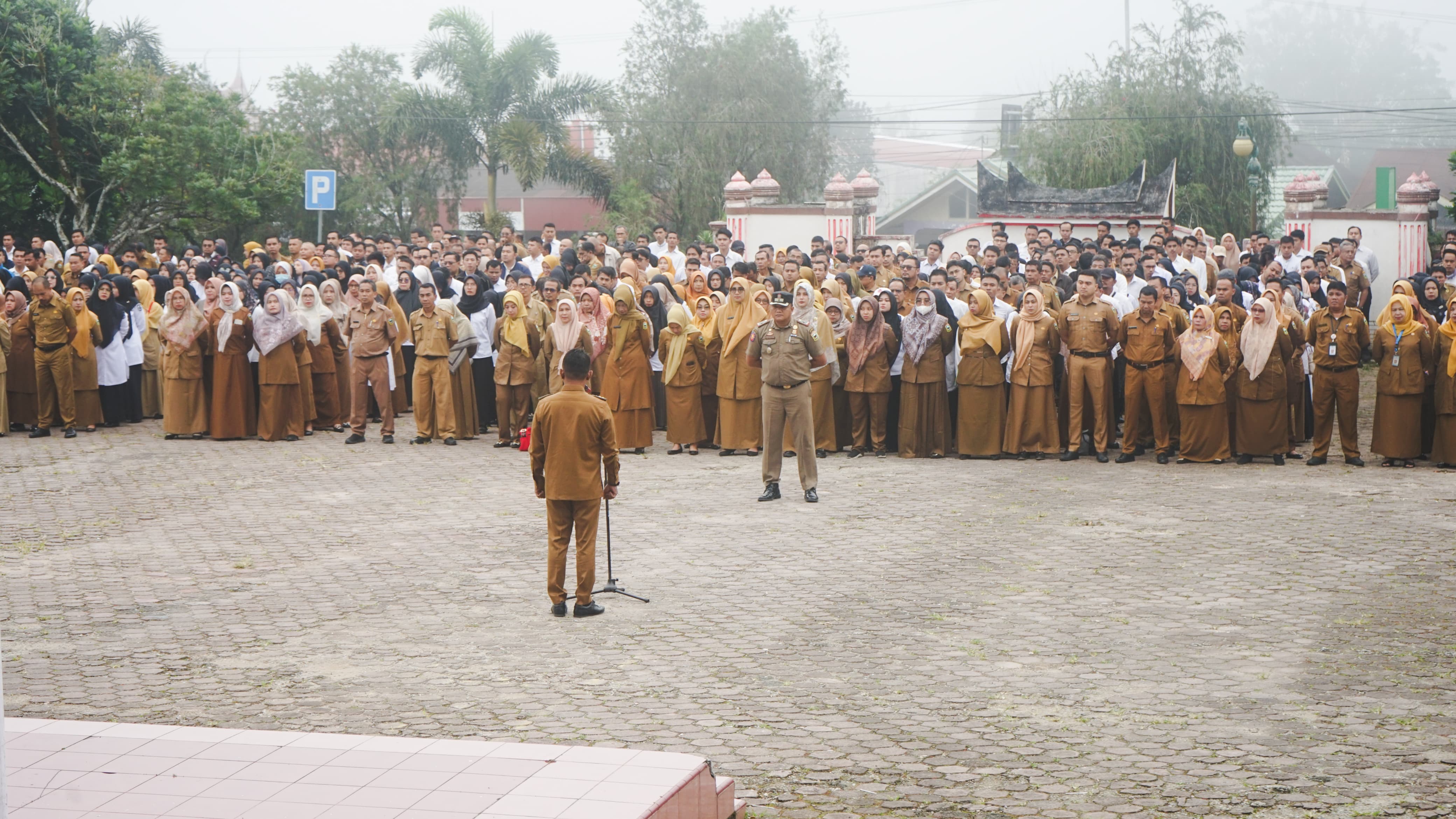 Apel Gabungan Awal Tahun 2025: Wakil Bupati Solok Berikan Arahan untuk Tingkatkan Pelayanan Publik