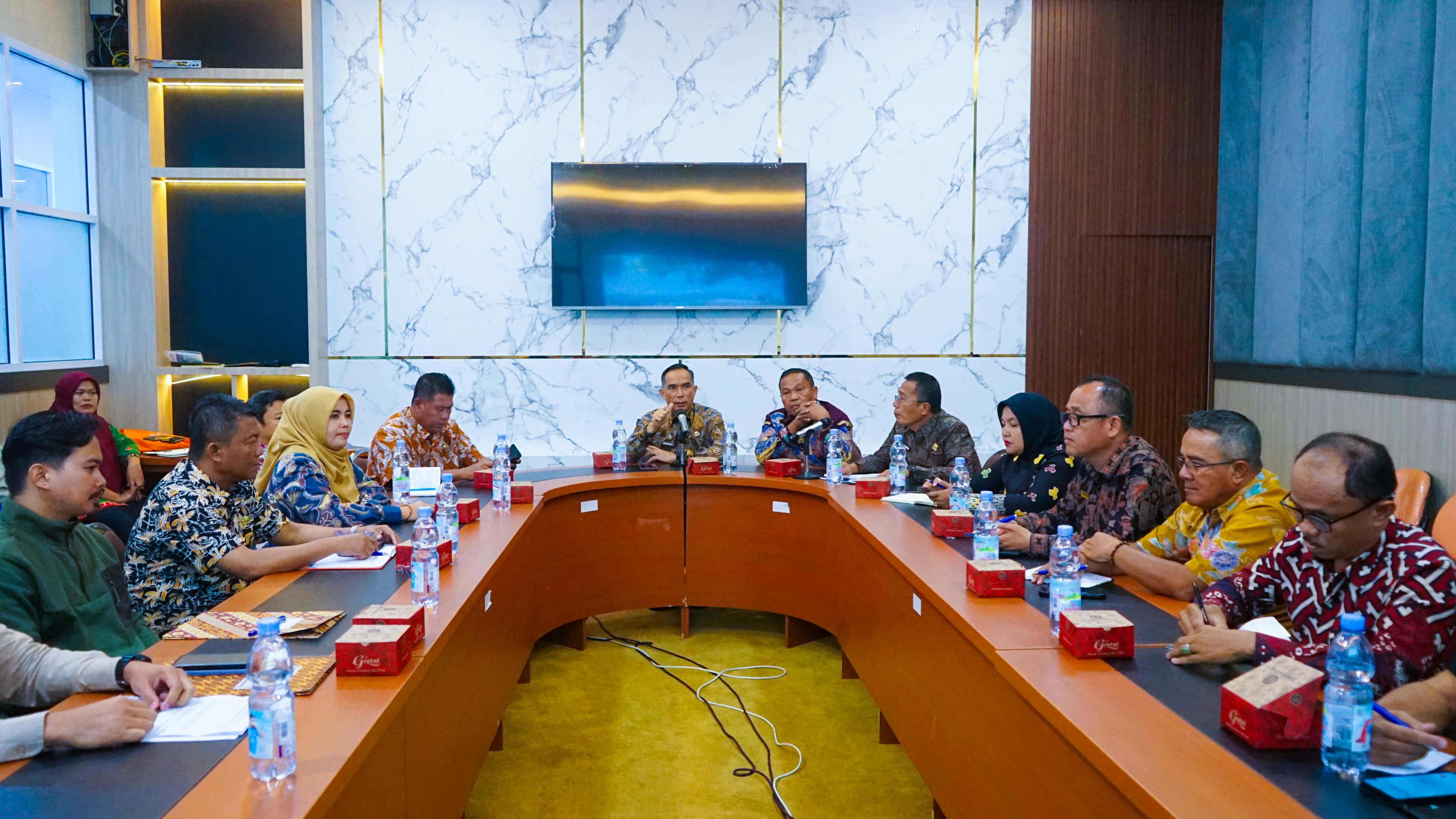 Pemerintah Kabupaten Solok Gelar Rapat Tindak Lanjut Peningkatan Kualitas Layanan RSUD Arosuka