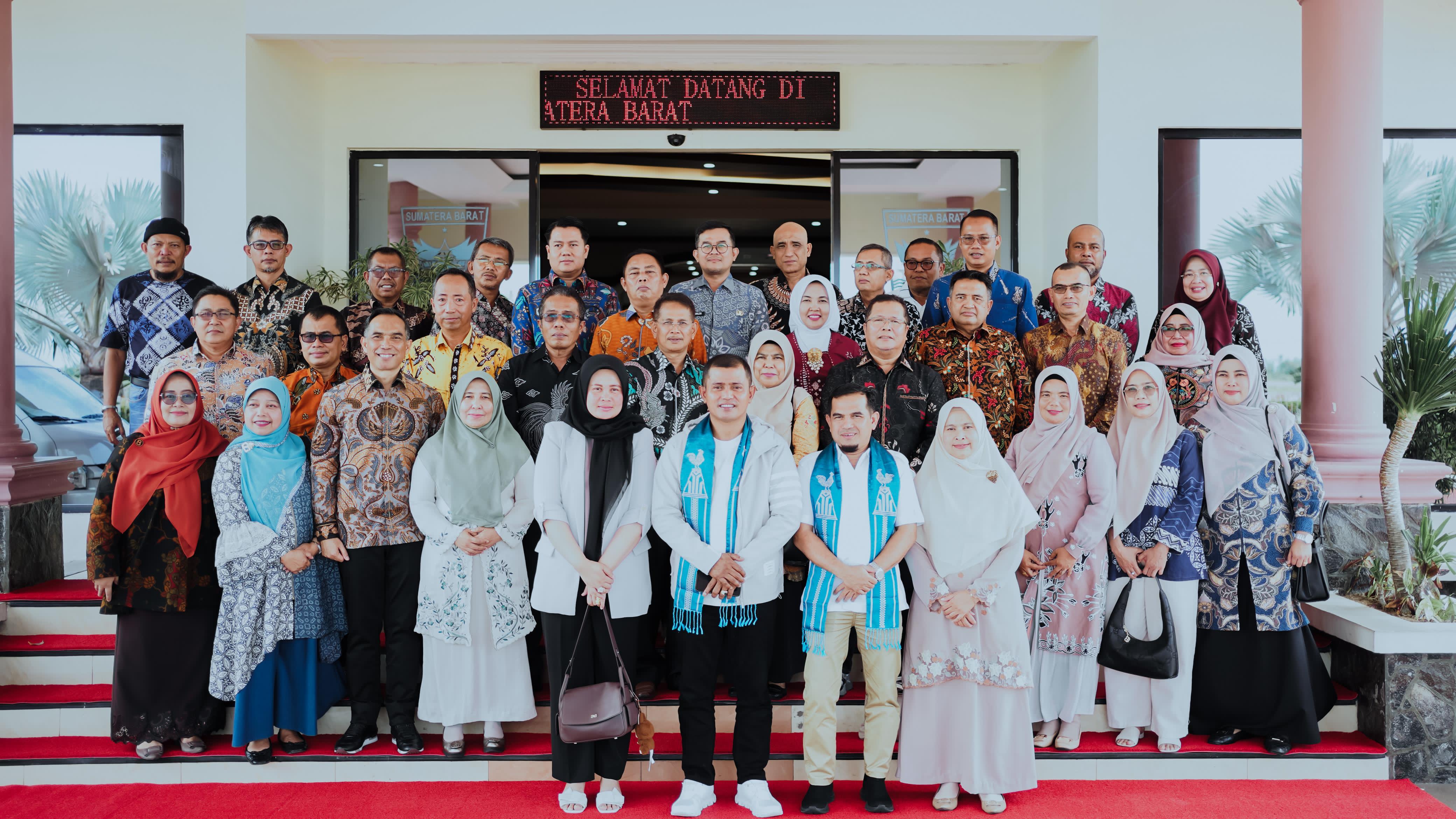 Bupati Dan Wakil Bupati Solok Kembali ke Solok Usai Retret Kepala Daerah di Malang