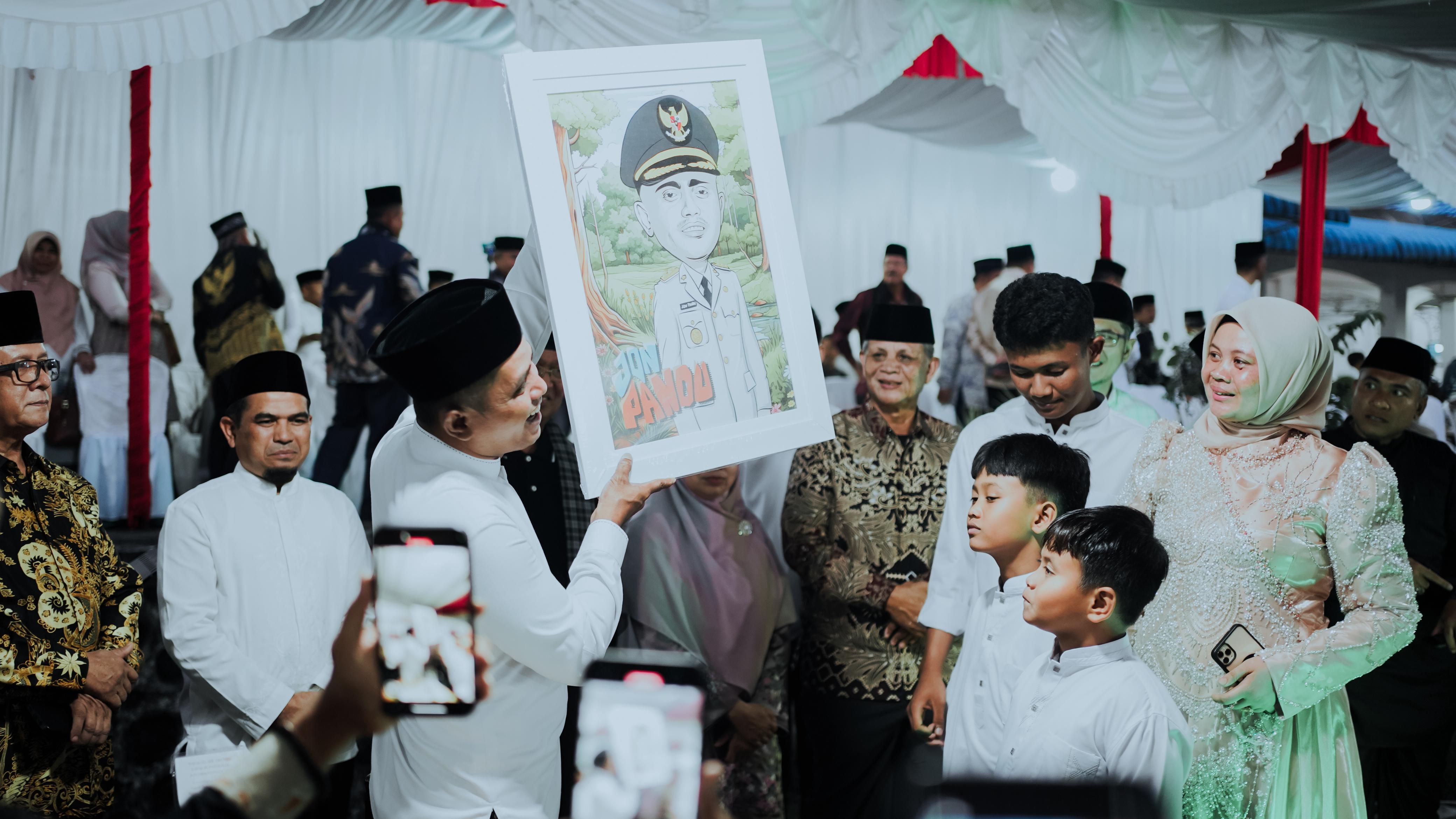 Bupati dan Wakil Bupati Beserta Jajaran Pemda Kabupaten Solok Awali Bulan Ramadhan dengan Buka Puasa Bersama Masyarakat