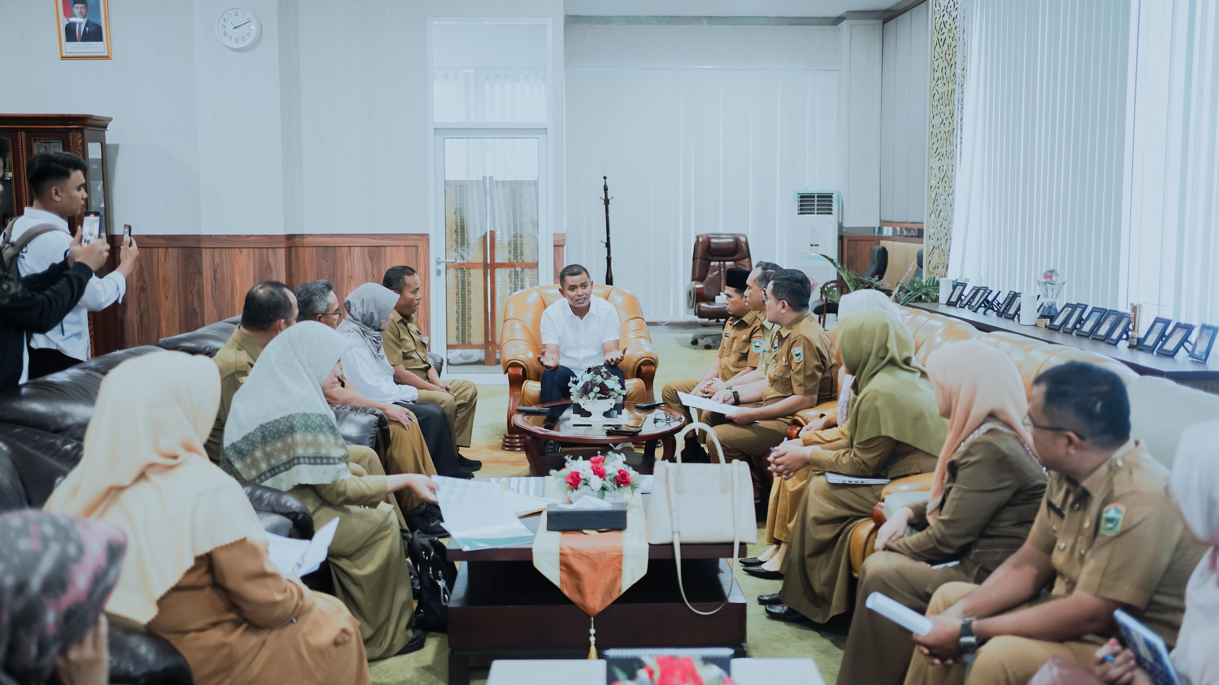 Gerak Cepat Pelayanan Publik, Bupati Solok Lantik Direktur RSUD Arosuka
