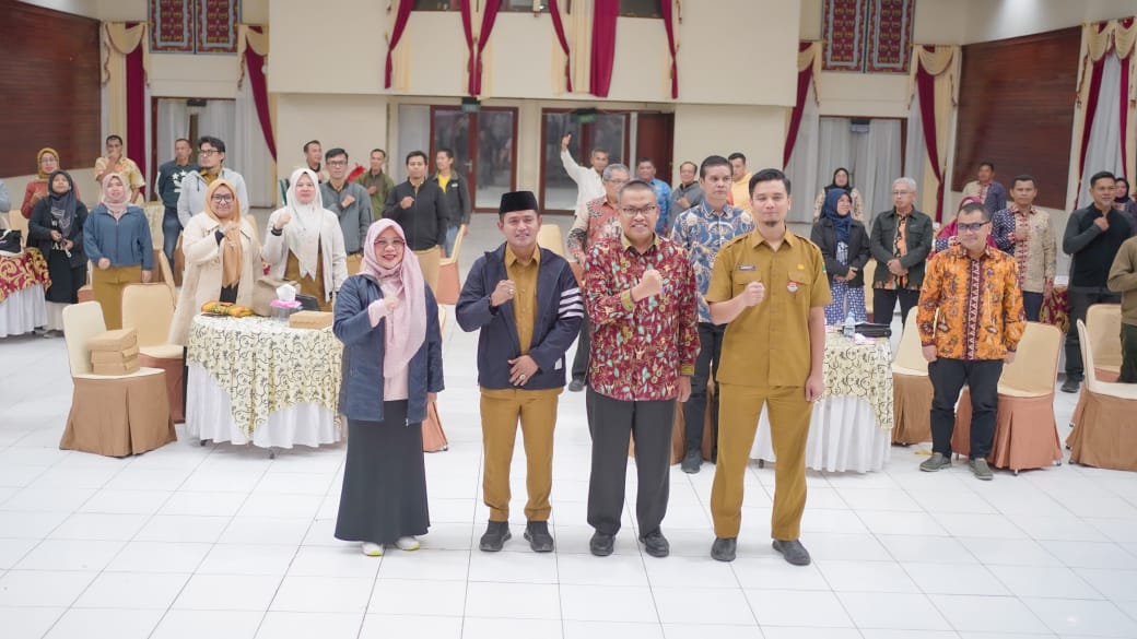 PEMERINTAH PROVINSI SUMATERA BARAT SEKRETARIAT DAERAH , RAPAT KOORDINASI EVALUASI PENGENDALIAN ADMINISTRASI PELAKSANAAN PEMBANGUNAN KABUPATEN/KOTA TRIWULAN I TAHUN 2025 SUKSES DIGELAR DI ALAHAN PANJAN