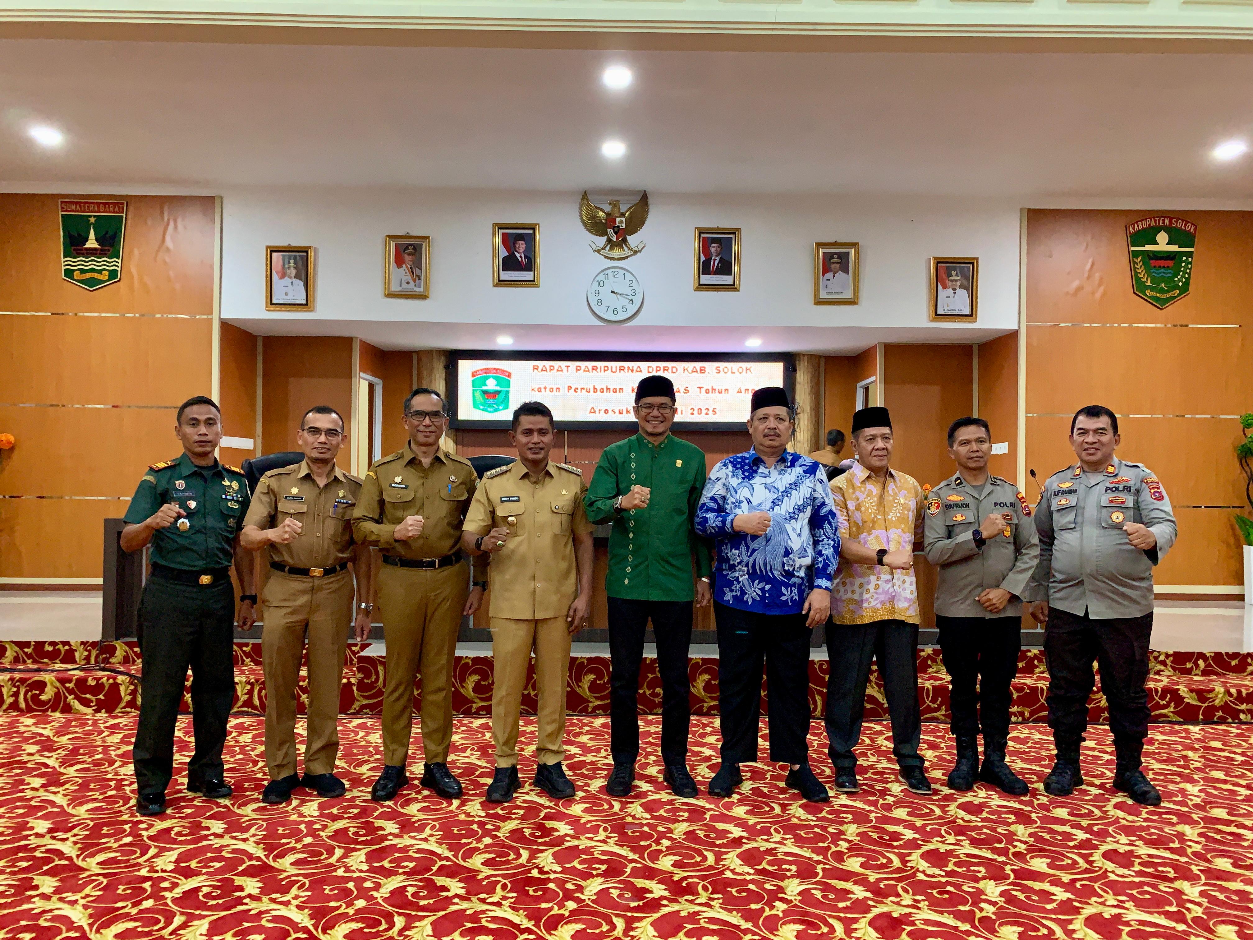 Bupati Solok Sampaikan Komitmen Optimalisasi Anggaran dan Penyelamatan Danau Diatas dalam Rapat Paripurna DPRD Kabupaten Solok